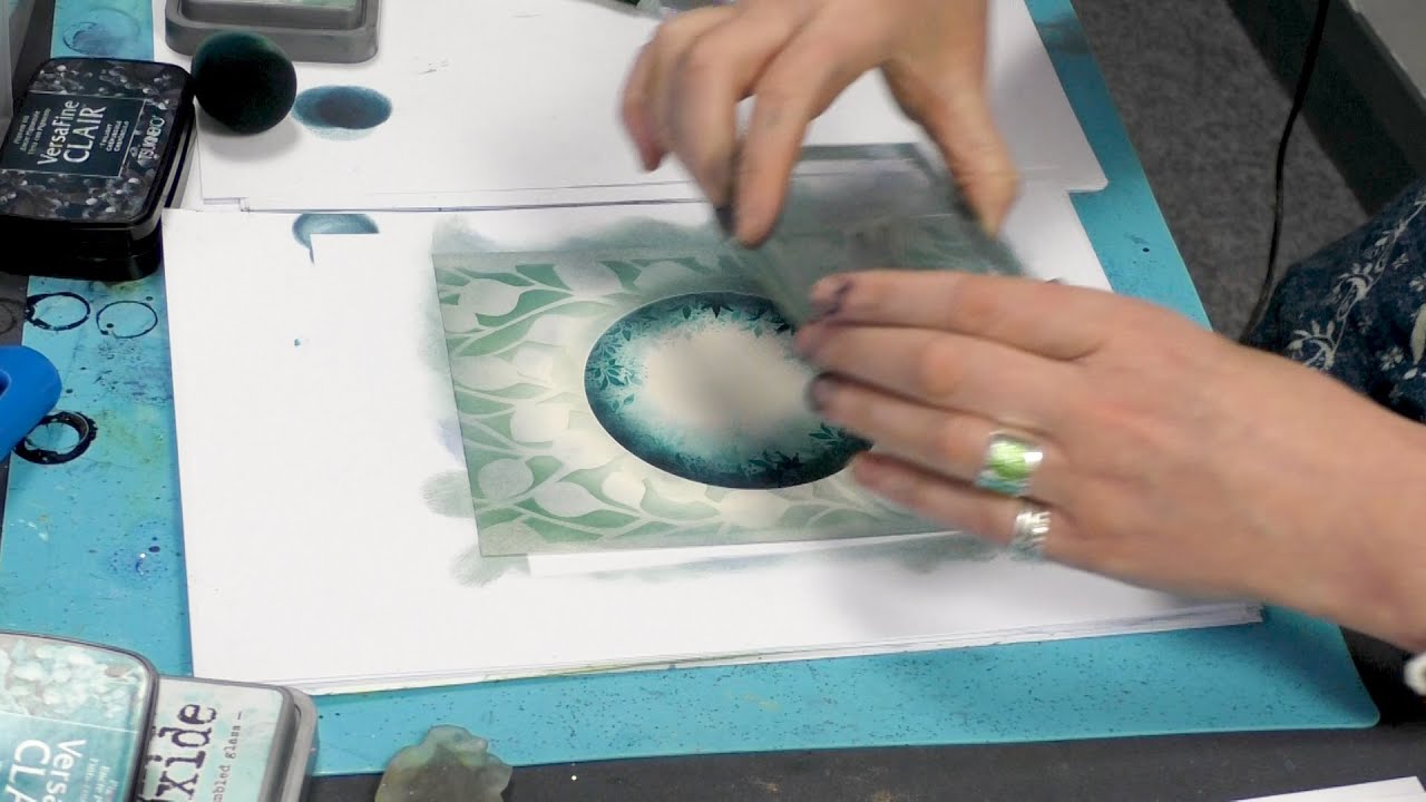 The whimsical hare and the leafy circle - A Lavinia Stamps Tutorial