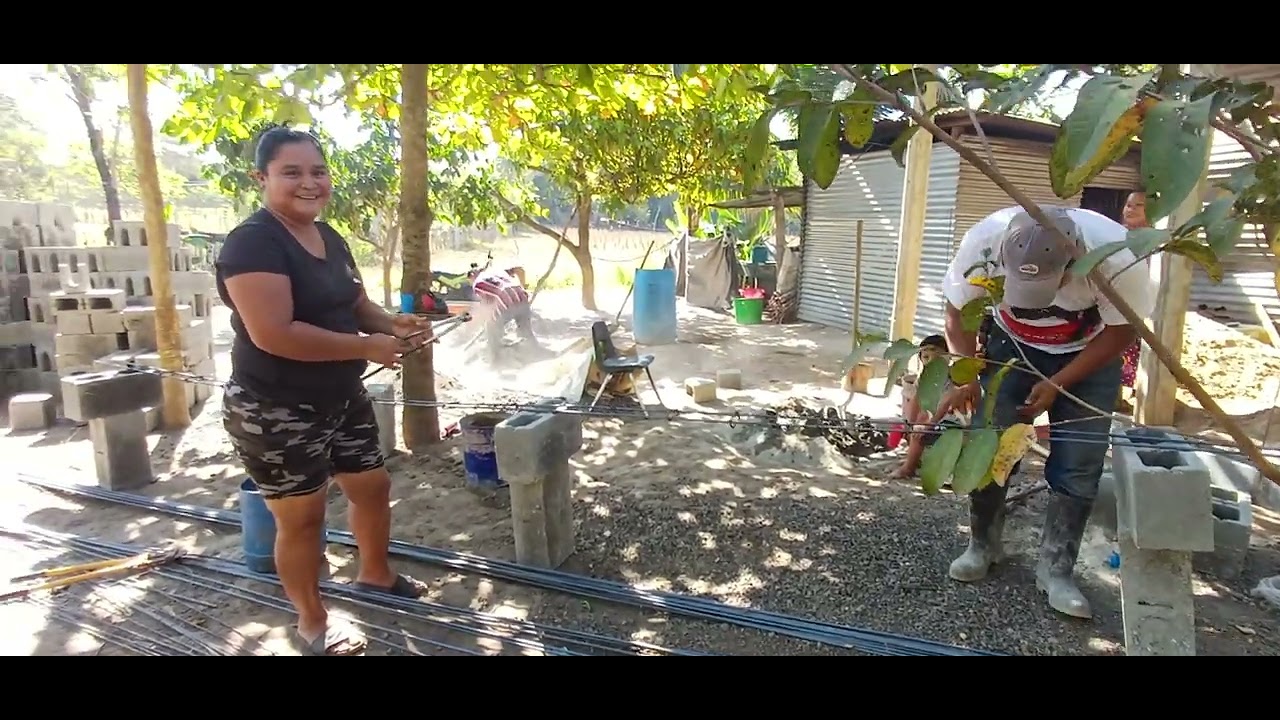 Maili nos apoya en el proyecto de Tony y familia. 