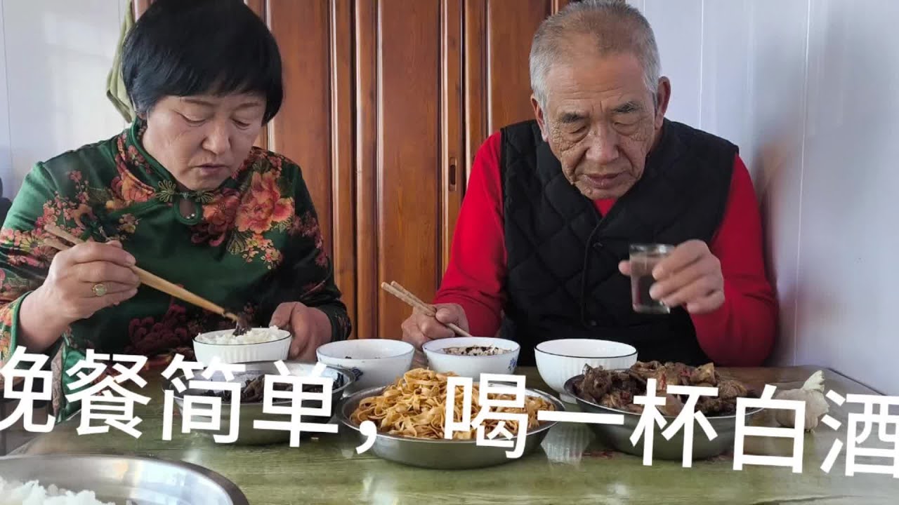 干豆腐丝拌白菜丝，还有剩菜，挺好。