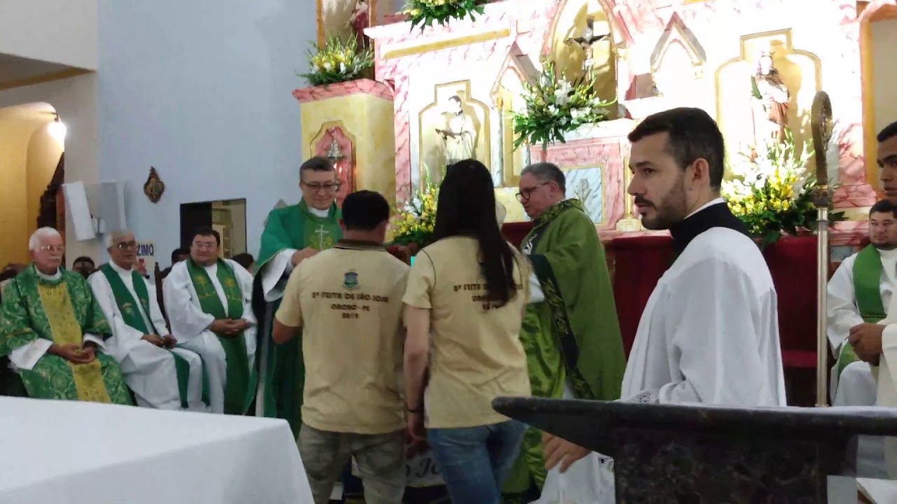 Momento do Ofert&oacute;rio, posse dos Padres em Orob&oacute;