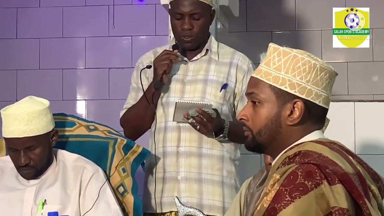 Xaflad Nikaax ah oo. Aad iyo aad loo soo agaasimey ka dhacday masaajirka. Al raxma ee. Waaberi