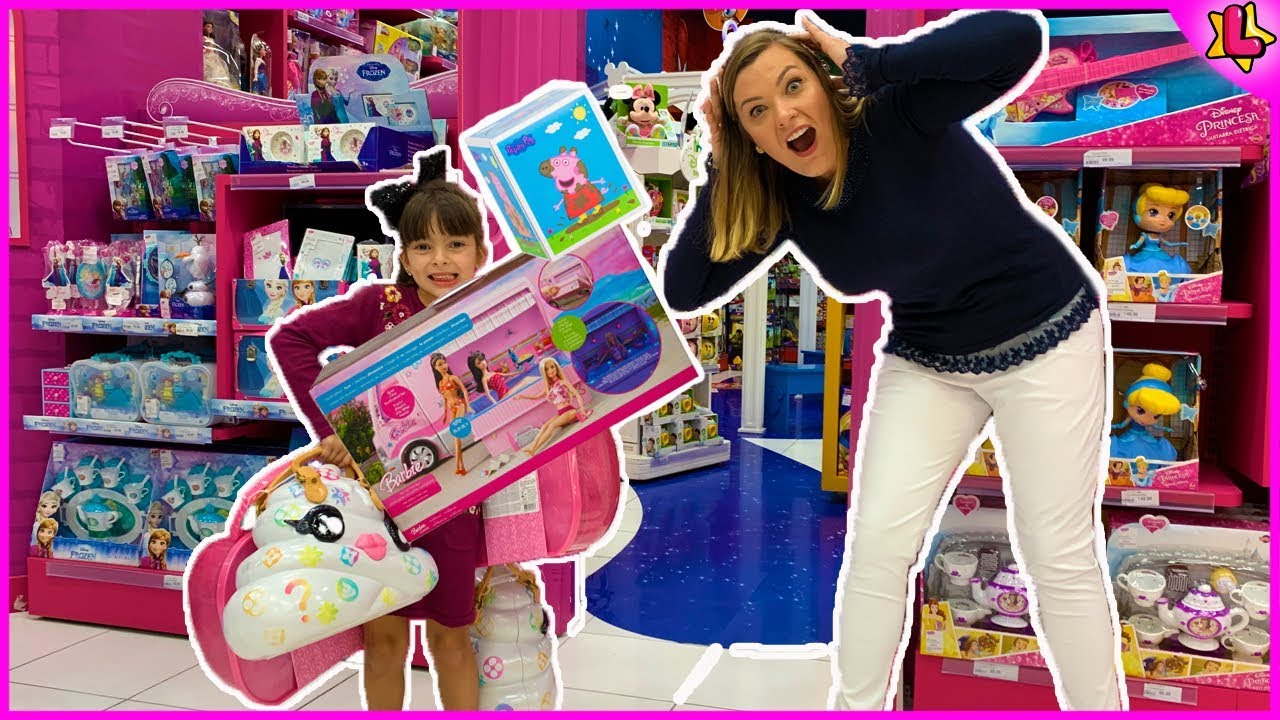 Ela comprou tudo que eu consegui segurar - Laurinha - She bought everything I could handle toy store