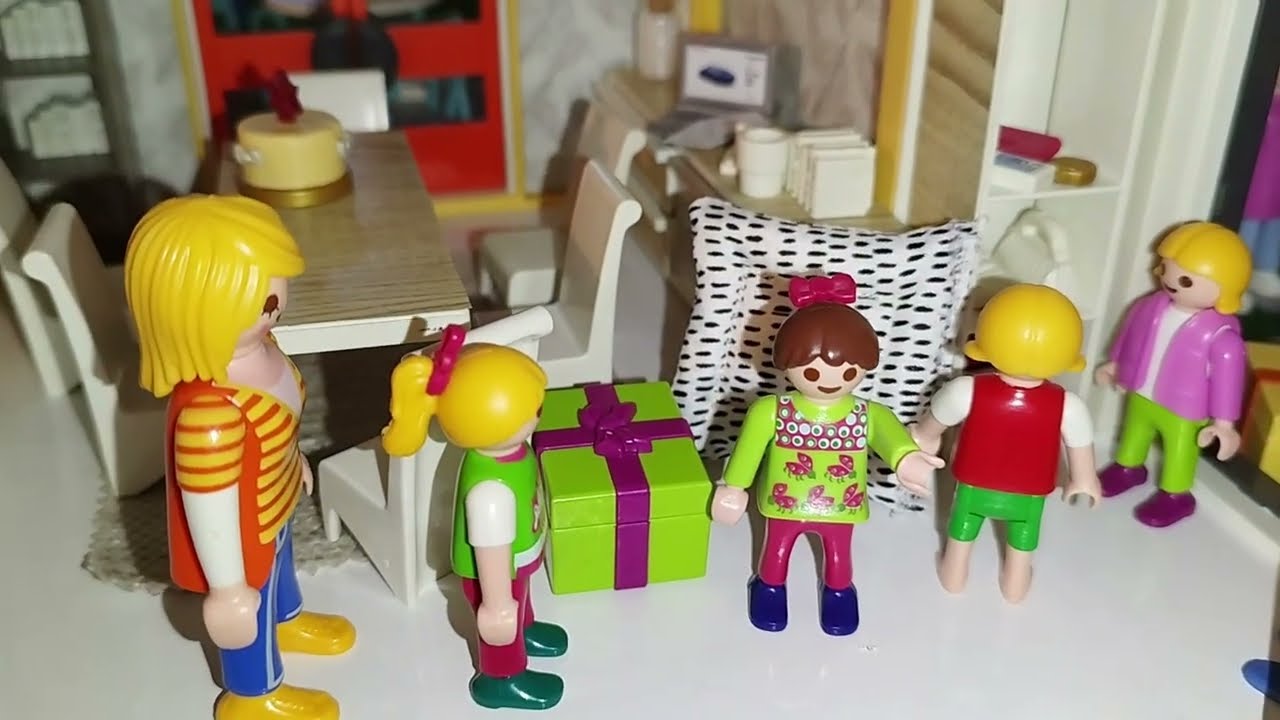 Histoire playmobil :🎂l'anniversaire de Lina et Léna partie 2/3