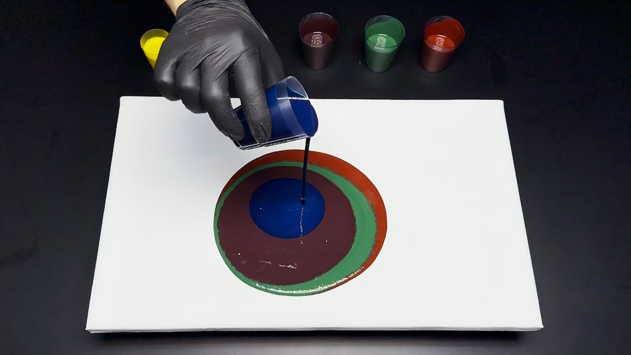 A fascinating liquid painting, inspired by the Milky Way.