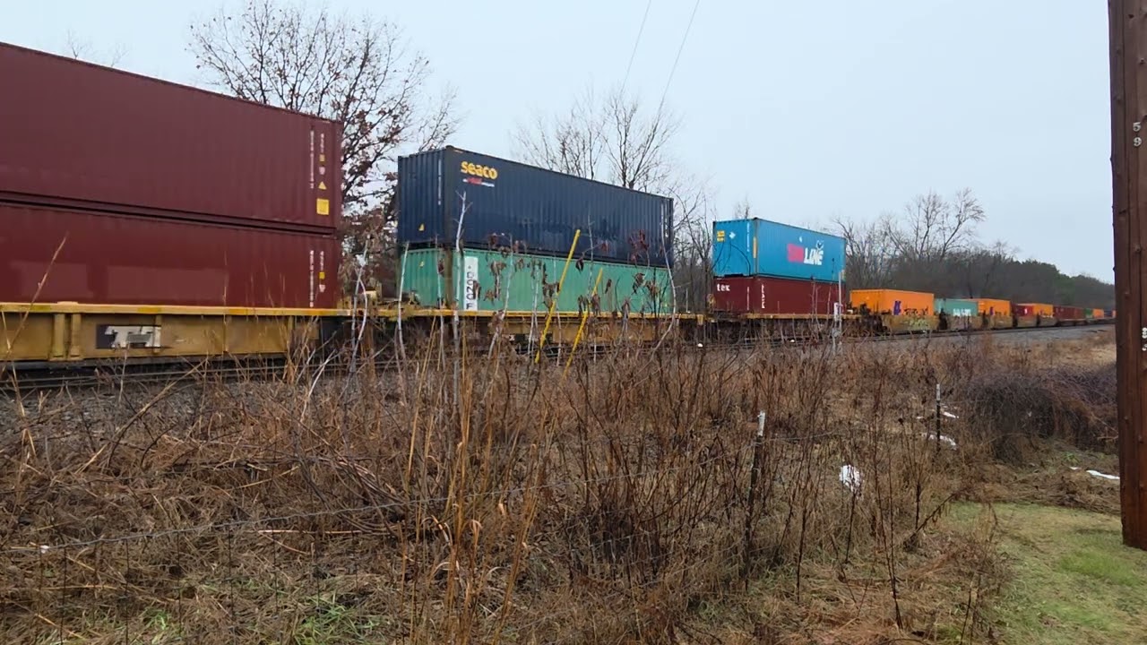 CN Q116 Eastbound auto rack and intermodal  12-28-25