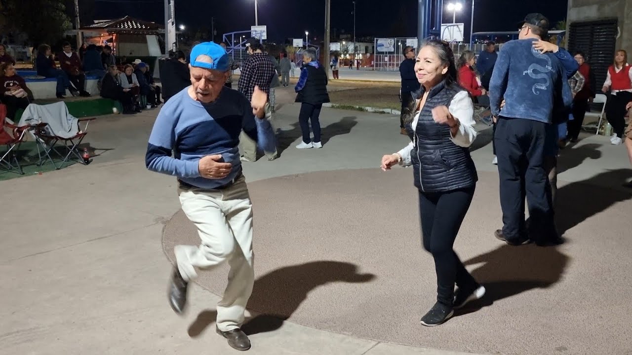 Uno largo con Grupo Dos-Tres para no dejar de bailar