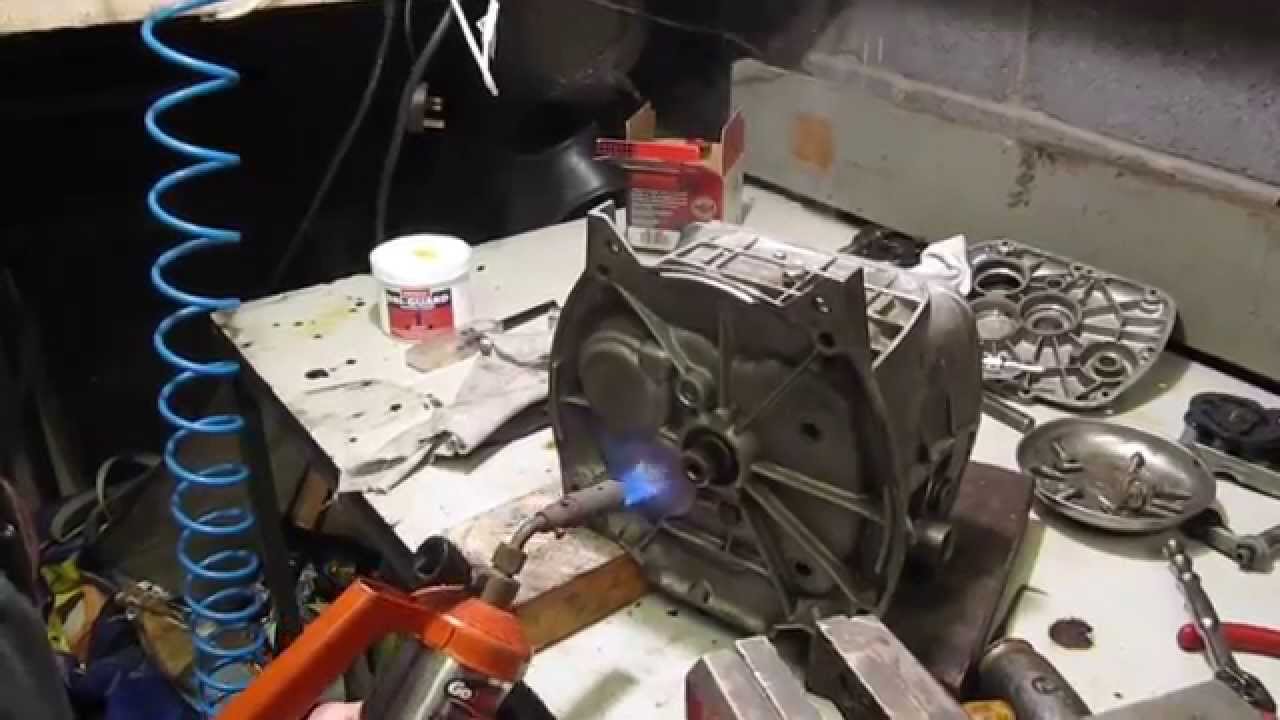 R100RS Gearbox Overhaul Part 2 Dismantling the Gearbox