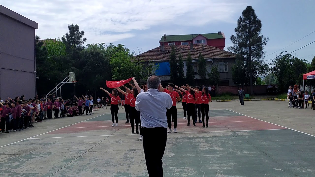 Saltukova ÇPAL 19 Mayıs Bayraklı Dans Gösterisi (İzmir Marşı)