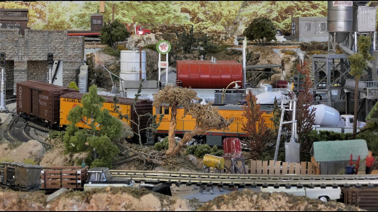 Sioux Town - A 4x8 HO Scale Train Layout