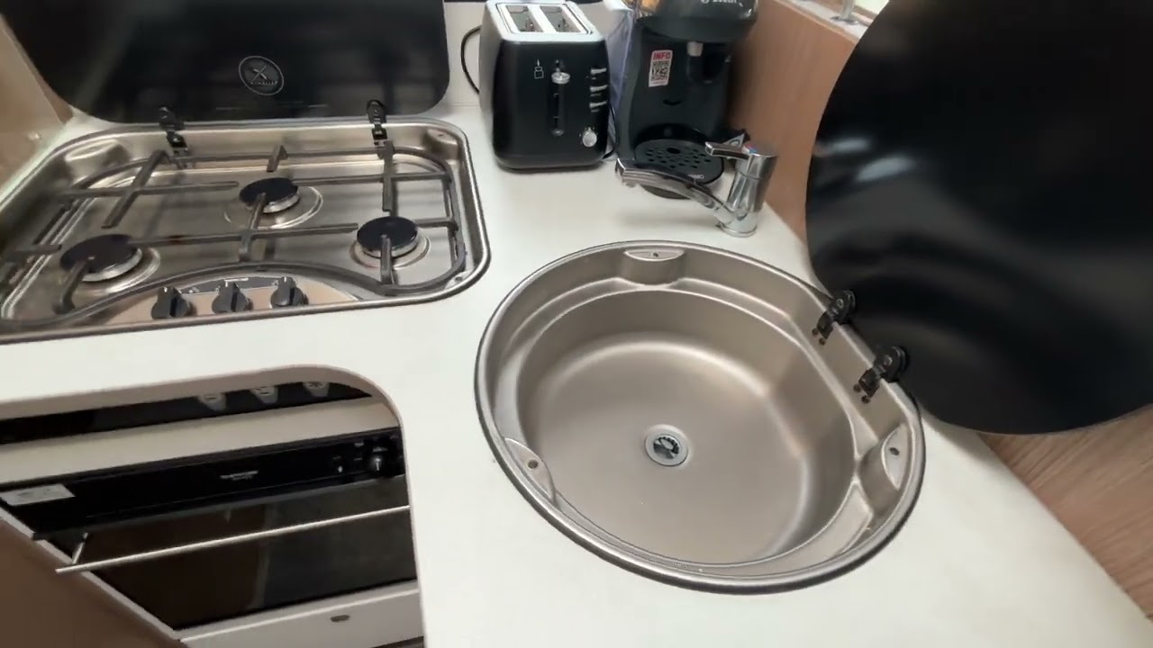 2020 Carado T447 motorhome