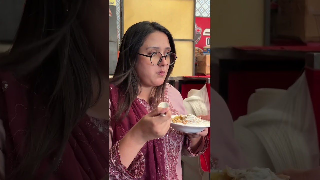 Sialkot best street food !😍😱 #food #femalefoodvlogger #foodie #minivlog