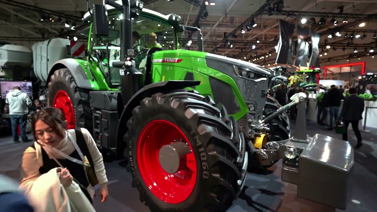 New 2024 FENDT 942 tractor