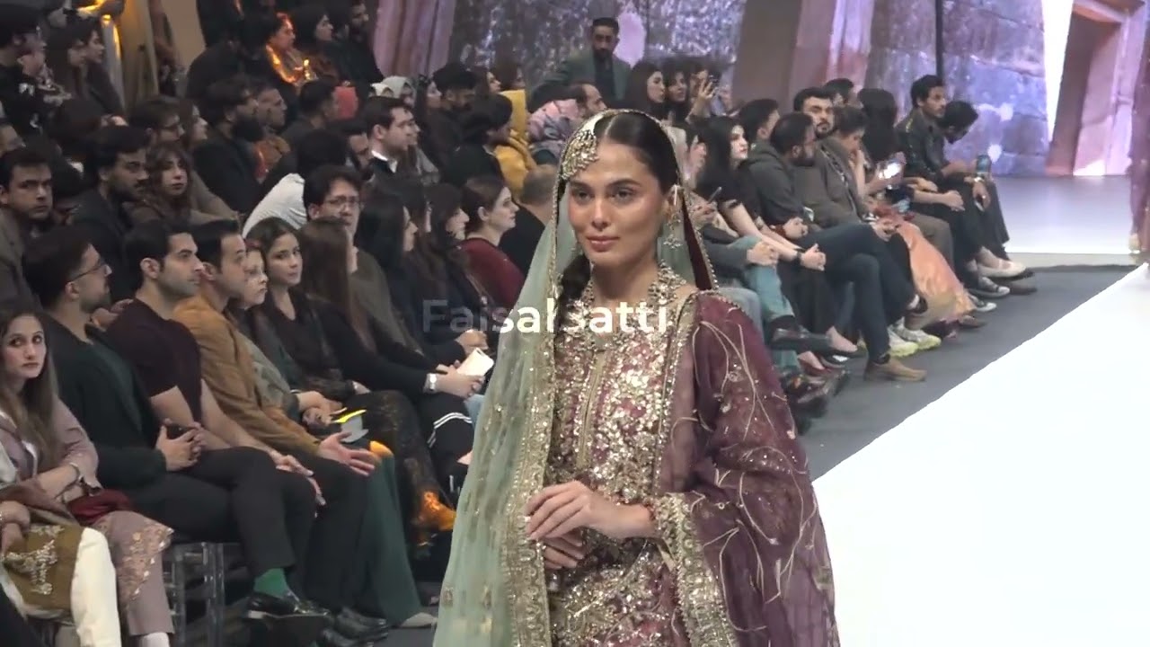 Pakistani Wedding Dresses #pehnawa by Bin Akram | Bridal & Formal Wear #laamfashionweek #fashion 