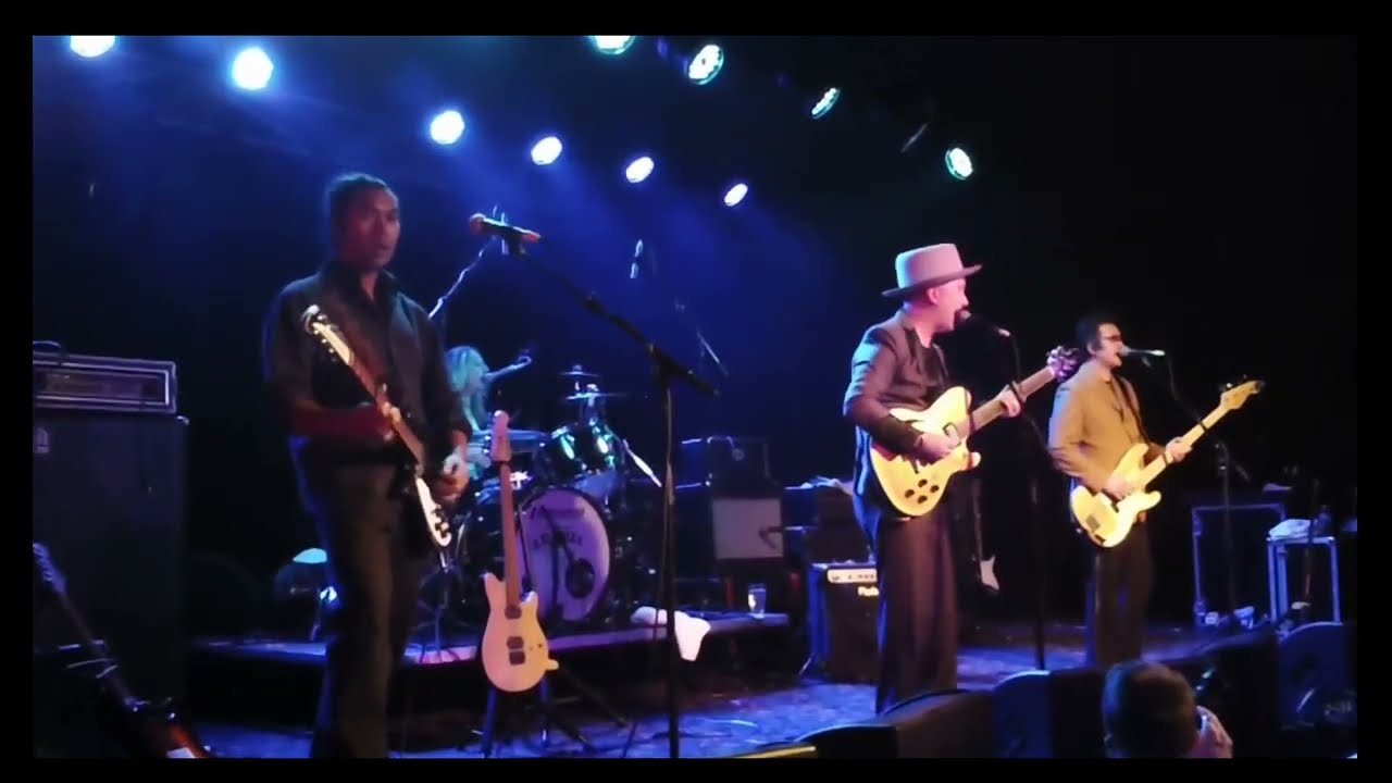 This Is The Deadest Place I've Ever Died In - Dave Graney and the mistLY live in 2017.