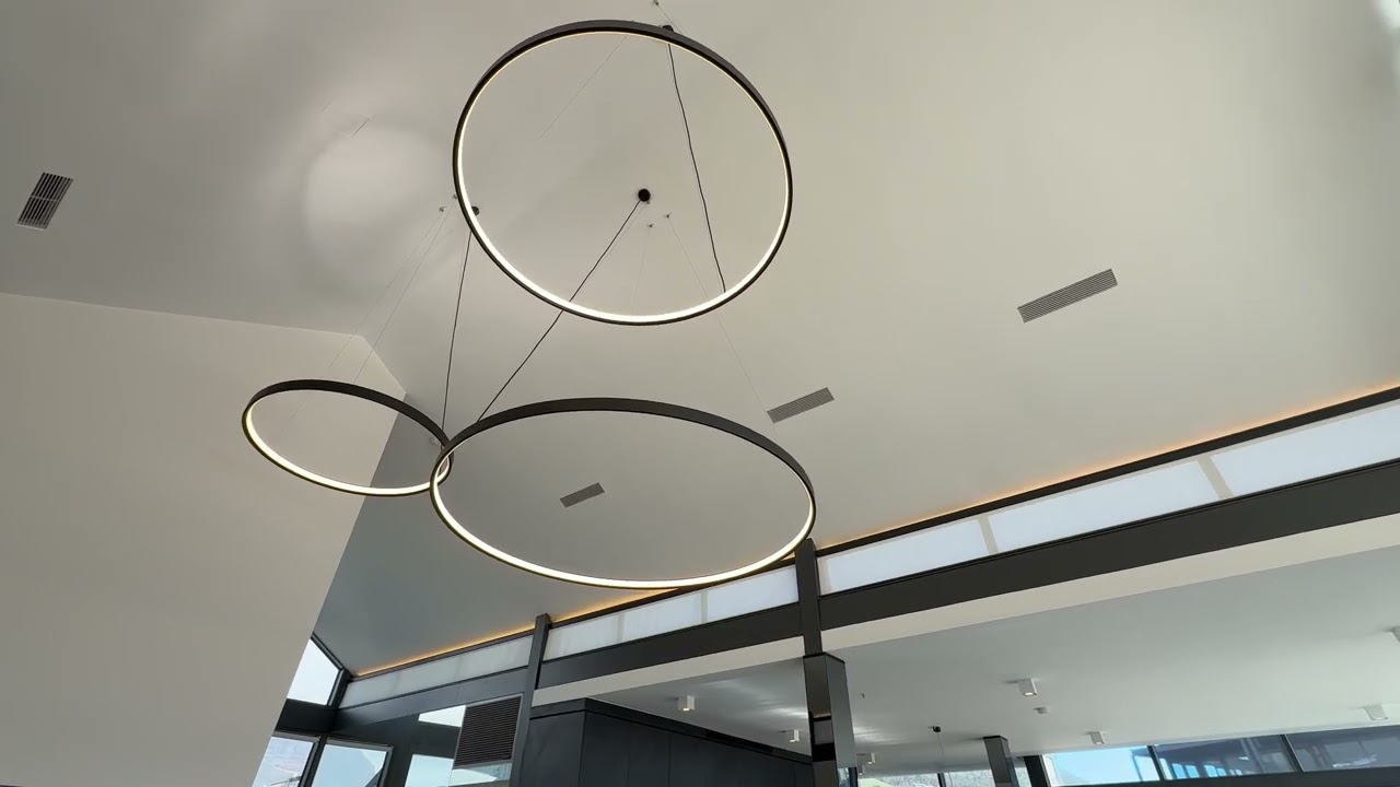 CLASSIC GRANDEUR AND MODERN COMFORT PENTHOUSE LIVING