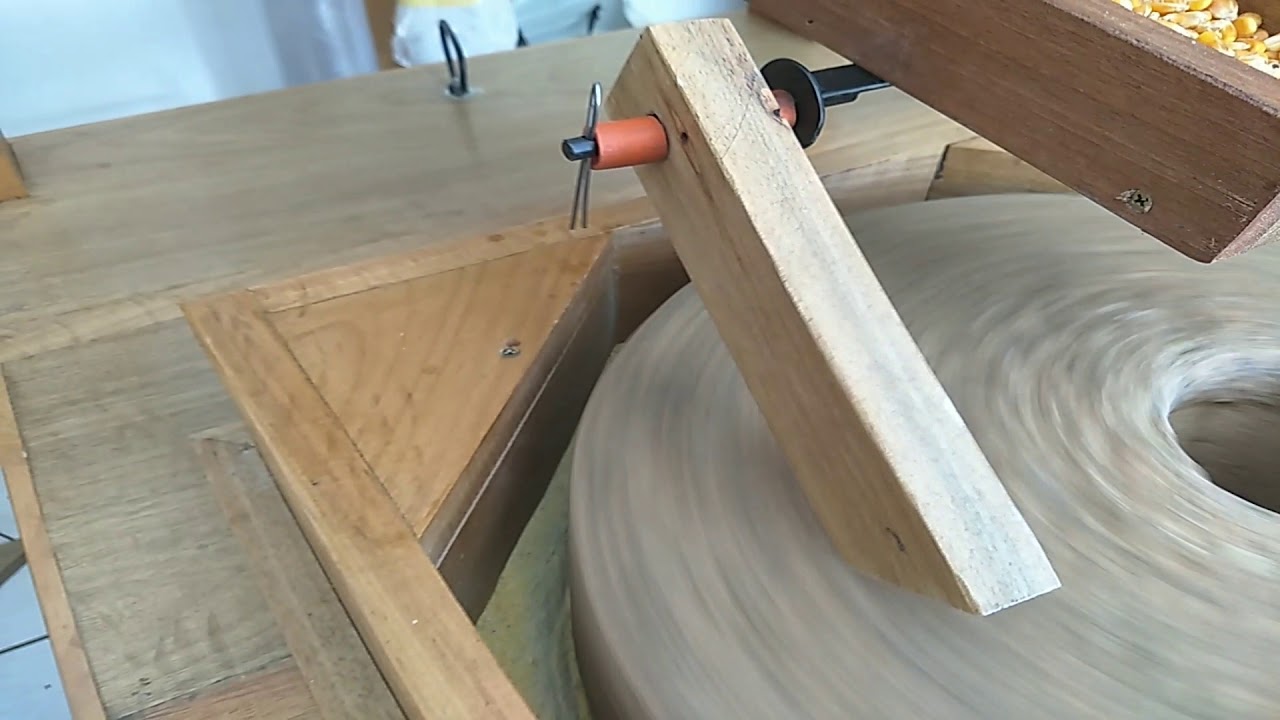 Moinho de pedra para fub&aacute; - Grain Flour Mill -  &Agrave; VENDA (vendido)