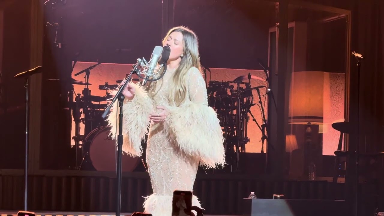 I will always love you - covered by Kelly Clarkson Vegas 2025