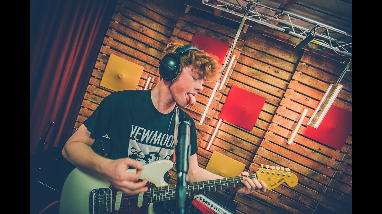 Equal Idiots - Salmon Pink (Finalist De Nieuwe Lichting 2016) (live)