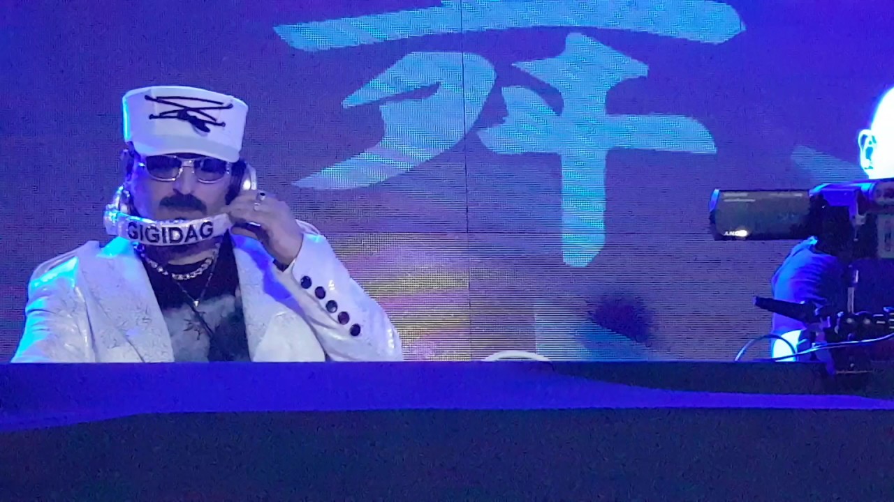7/1 Giugno 2017 Gigi D'Agostino live ( + Roberto Molinaro)