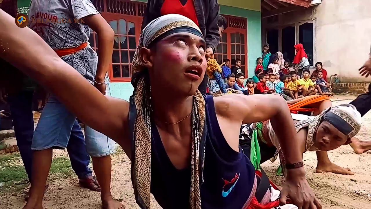 OGLEK LUTUNG KENCONO || Asli kesurupan