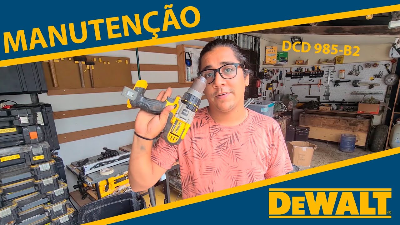 TROCANDO AS ESCOVAS DE CARVÃO PARAFUSADEIRA DEWALT DCD985-B2