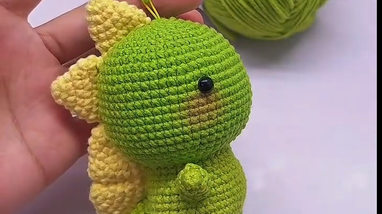 Pasos para tejer un dinosaurio a crochet 