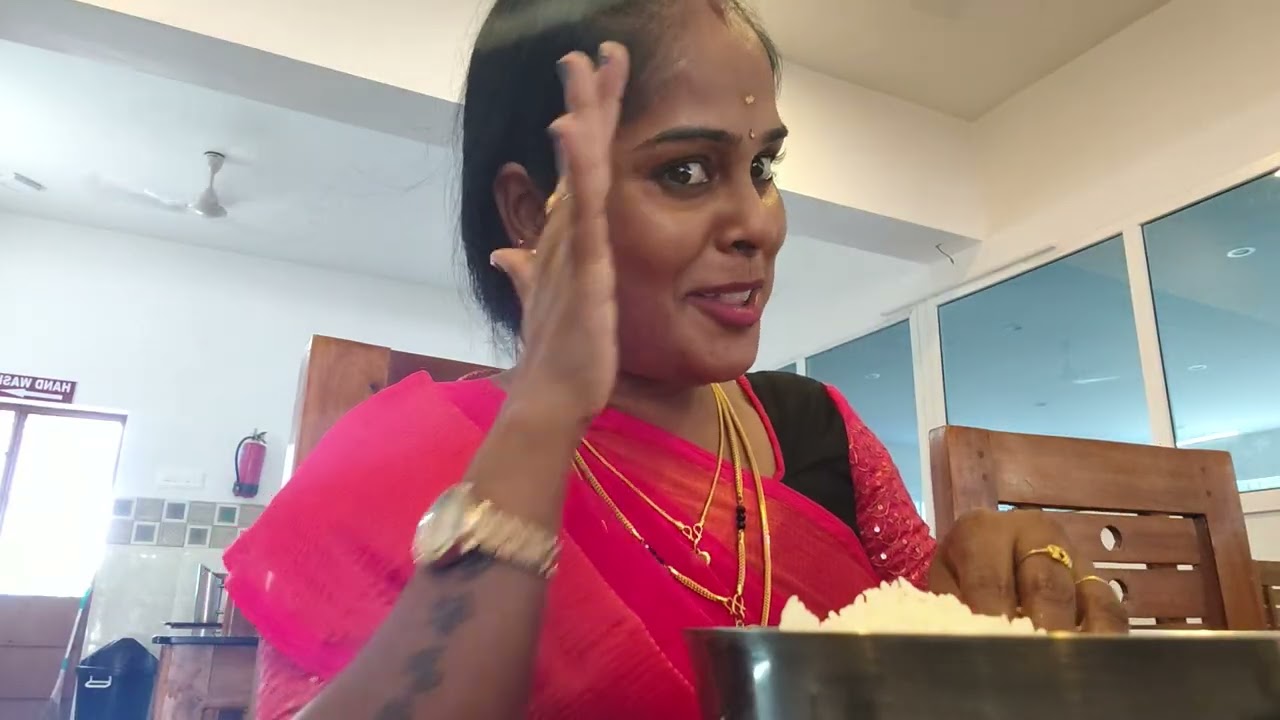 ஆறுபடை ஓட்டல்ல ஆர் அப்பளத்தை ஆட்டைய போட்டா சிக்க உன் திருட்டு புத்தி உன்னைய விட்டு போகுதான்னு பாரு 
