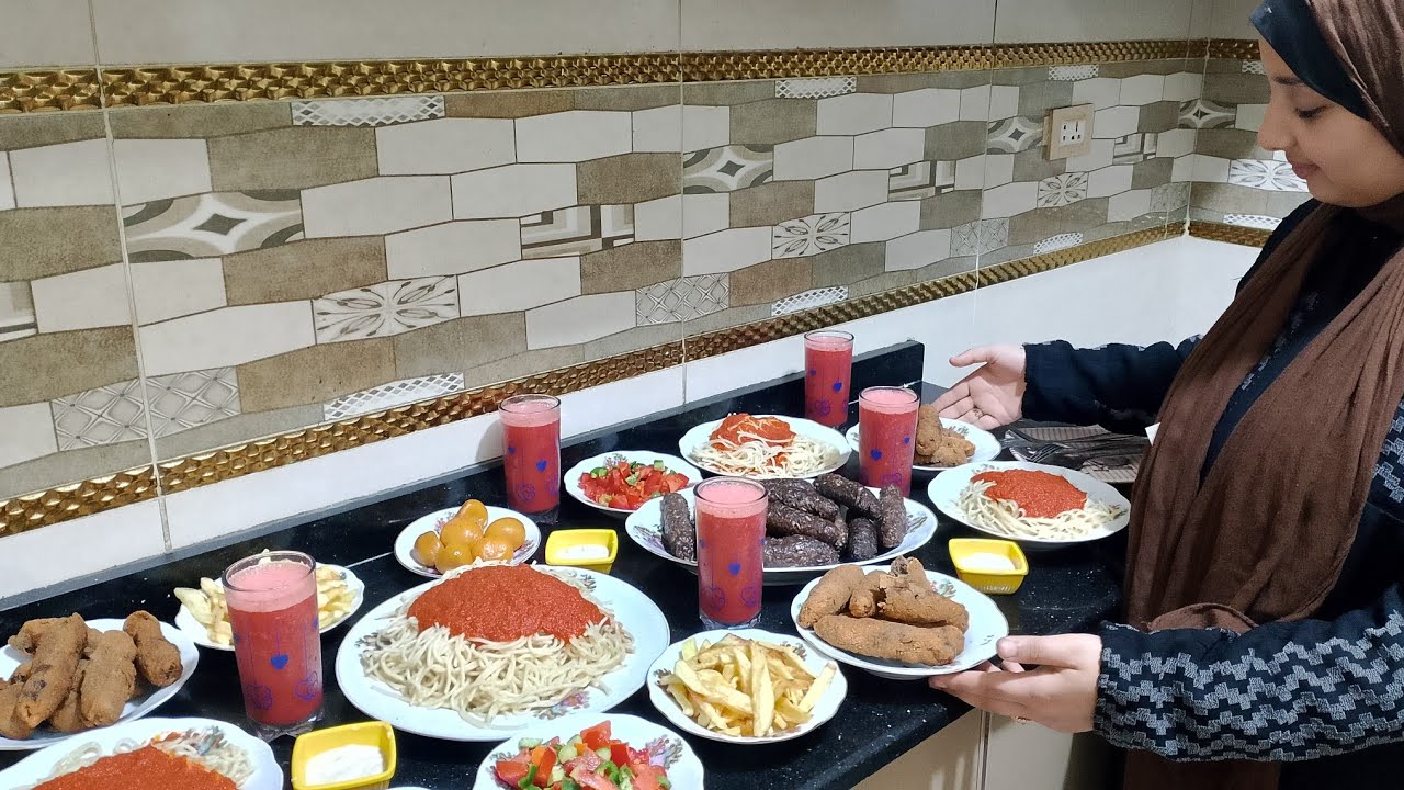 يا مخلفه البنات طالك السعد للممات لقيتنى تعبانه وهى عليها امتحانات قالت والله ما سيباكى ابدا كملت هى