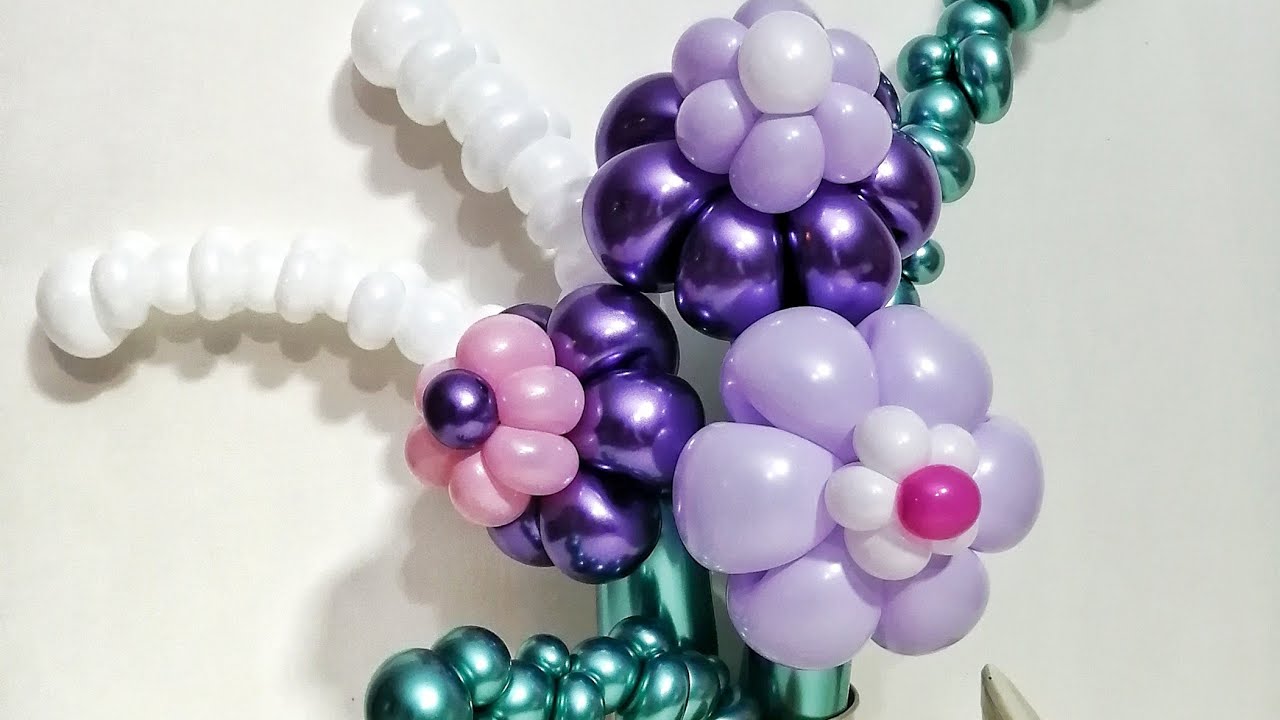 Arreglo de flores con globos - decoración con globos