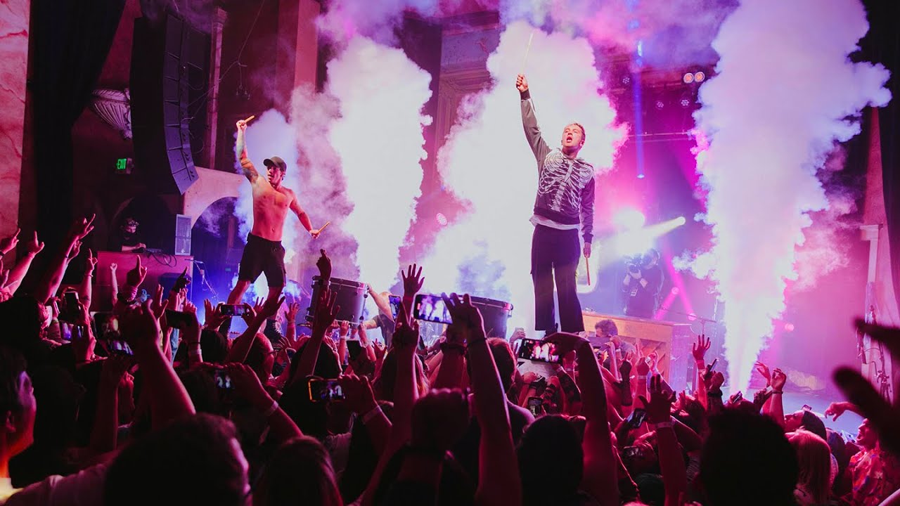 Twenty One Pilots - Takeover Tour: Small Venues (Live Studio Version)