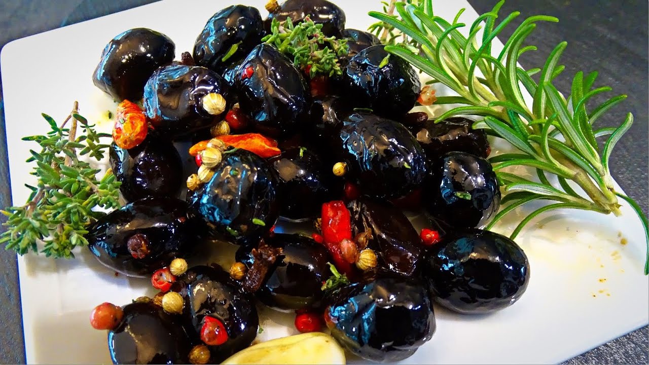 OLIVES NOIRES A L'HUILE et aux aromates