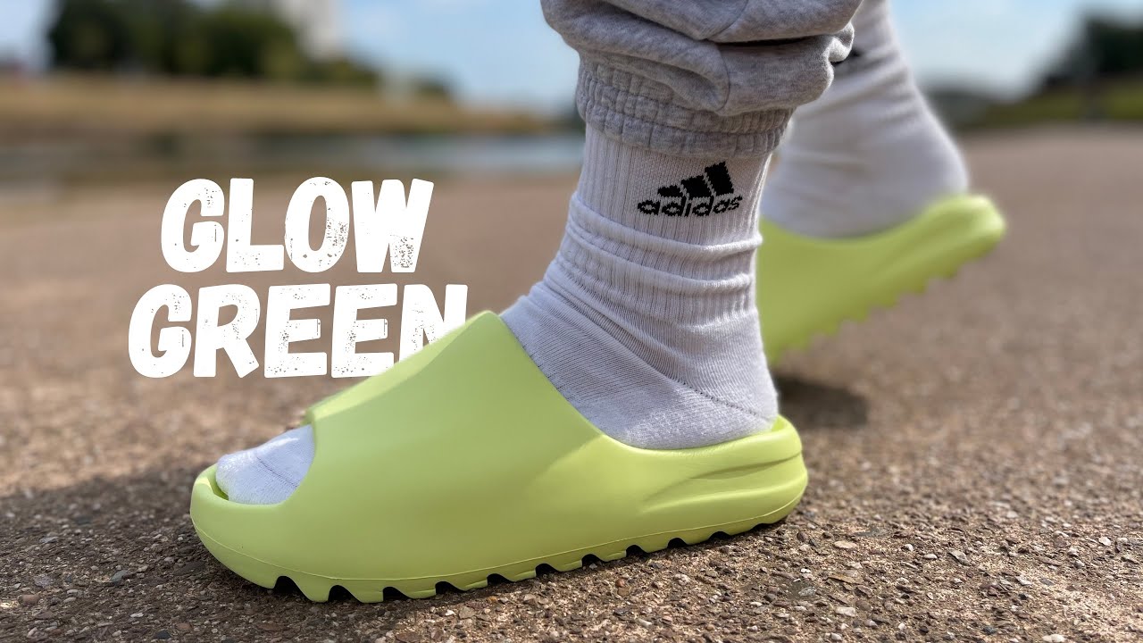 Что они с ними сделали?! Обзор Yeezy Slide Glow Green и пешие прогулки