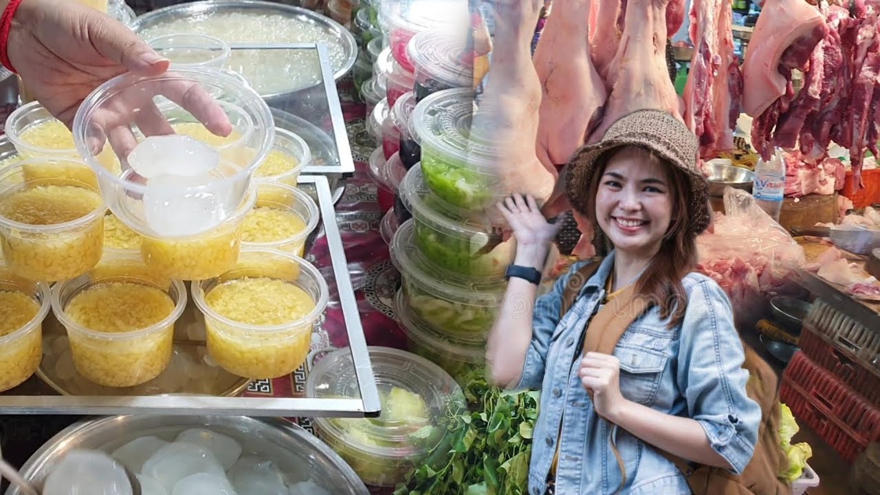 Market Morning Scene &mdash; Foods, Vegetables, People & Hard Work #trwalker #streetfoods 