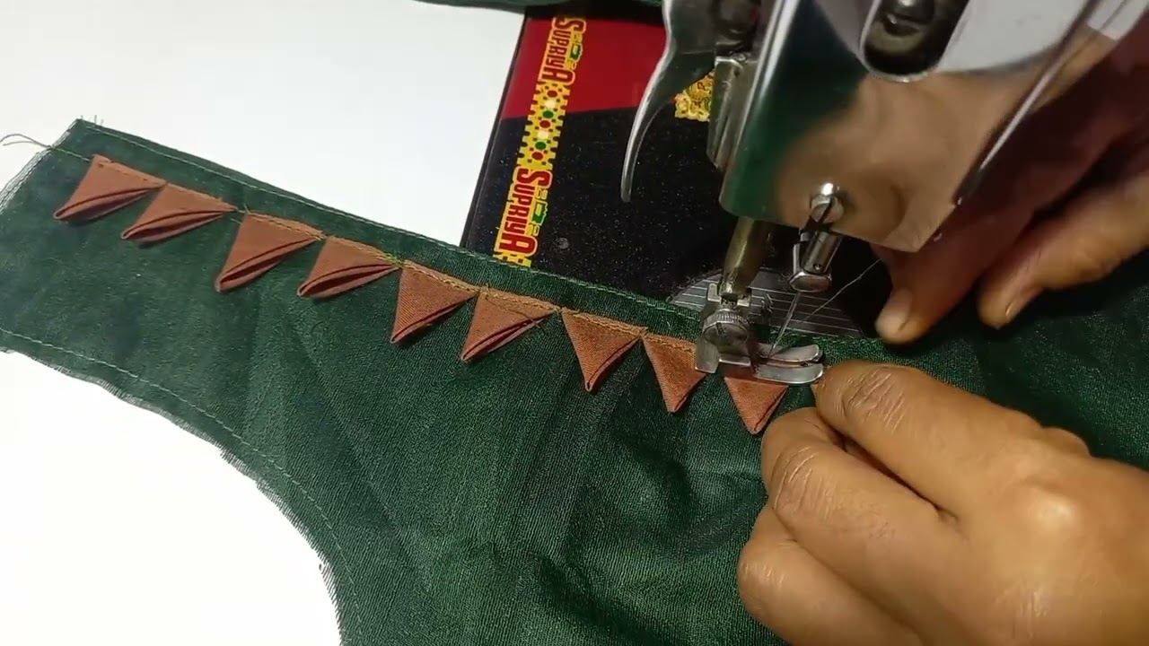 ब्लाउज के गले का चौकसे choukase 🎡डिजाईन # blouse neck beautiful design #fashion (@Kanak-si9on))🎡