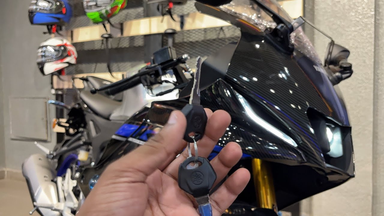 Yamaha R15m Carbon Fiber Edition 2024 - Newly Added Features, Navigation ! On Road Price ?