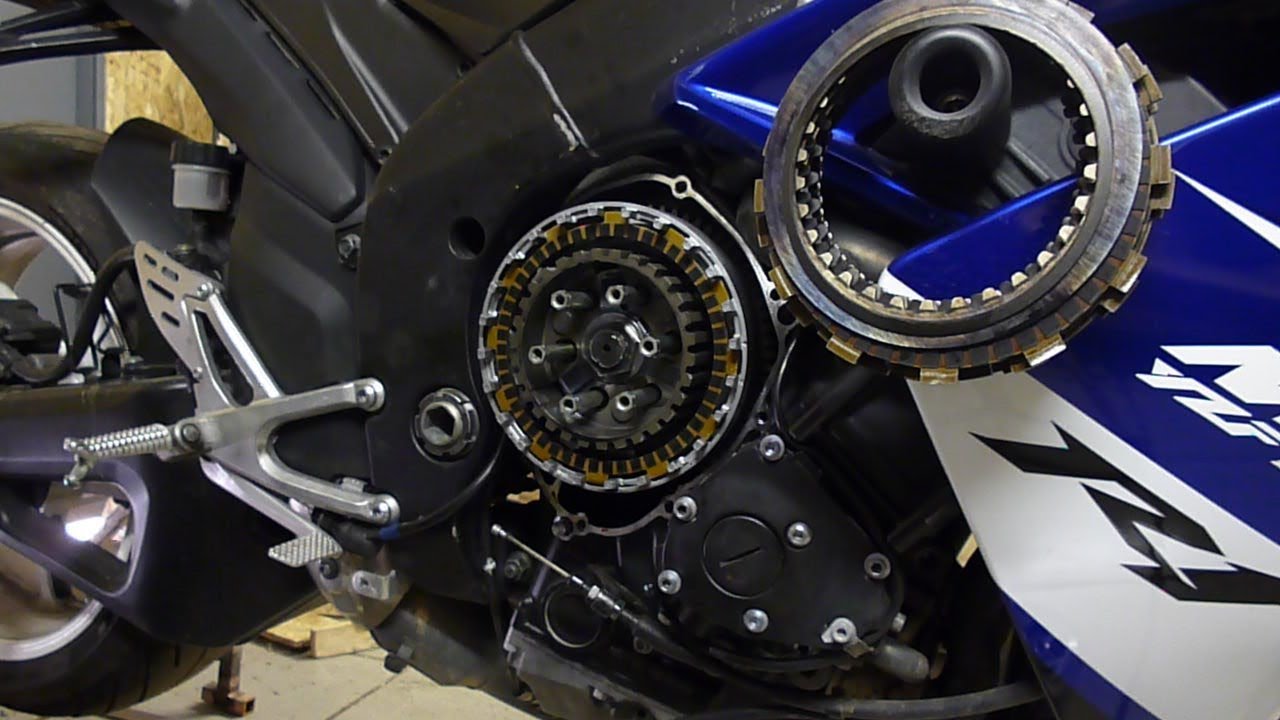 Сцепление и масло-помпонасос Yamaha R1 07-08.