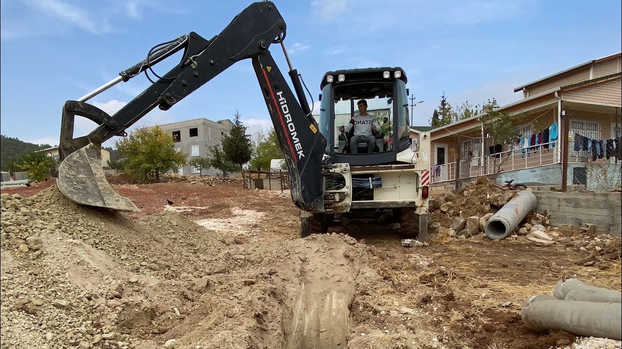 Hidromek 102S ile Kanal Kazıma Ve Kanal Dolumu || Digging and Filling Trenches With A Backhoe Loader