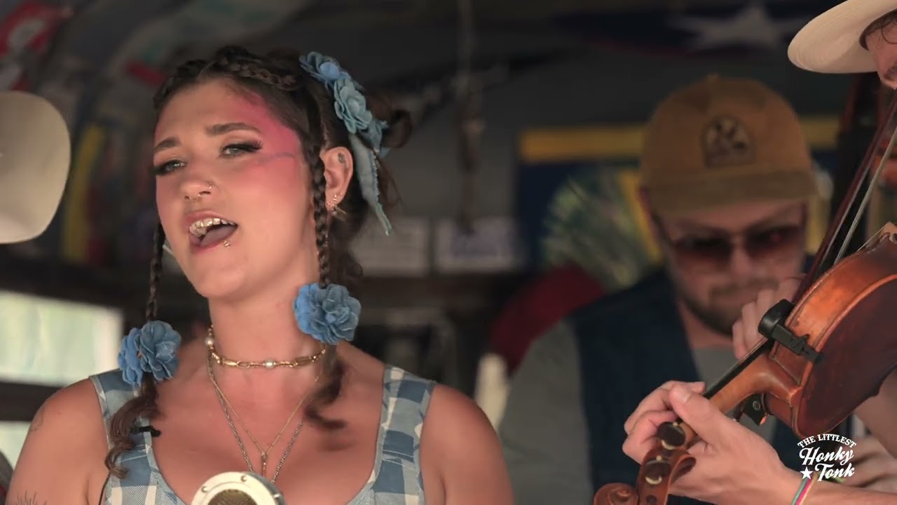 The Littlest Honky Tonk TV - Sierra Ferrell - Here I Am