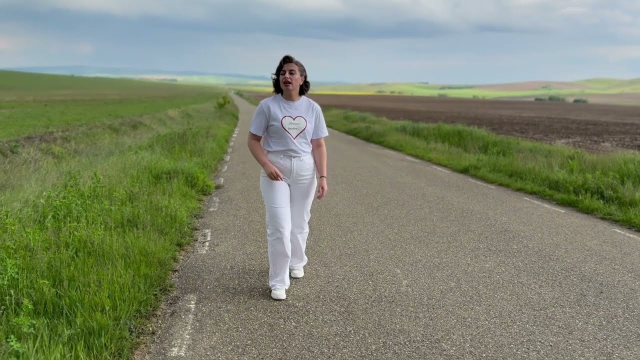 Sorana Dascălu - Privesc &icirc;nainte (cover)