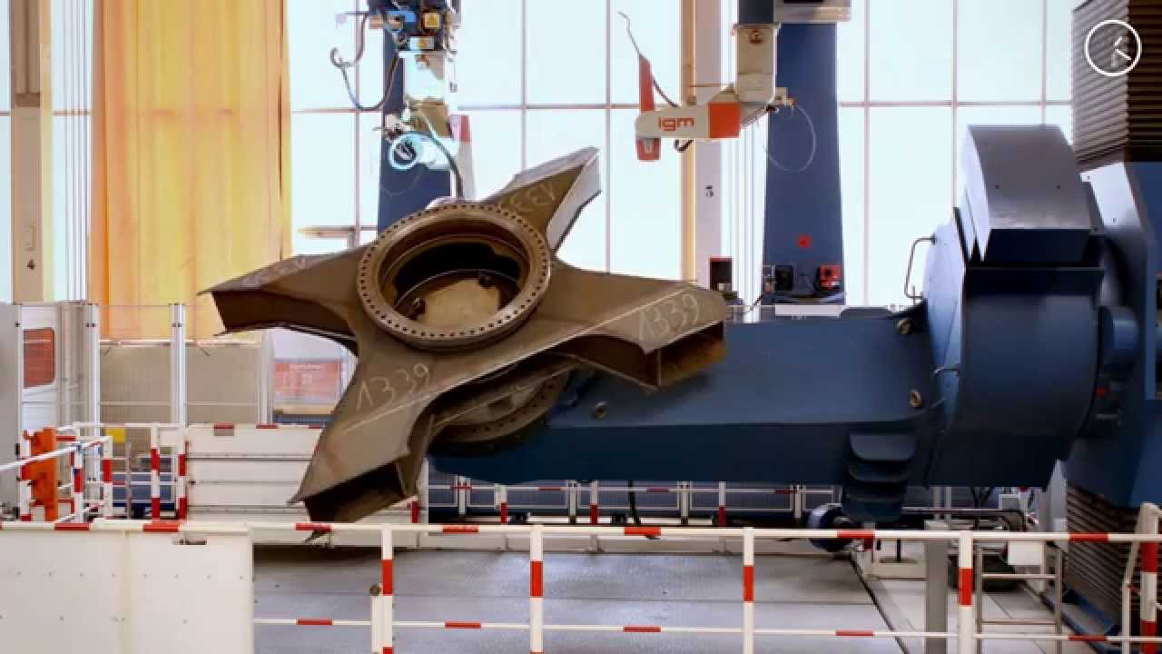 Time Lapse - 4h Robot Welding on Excavator Chassis