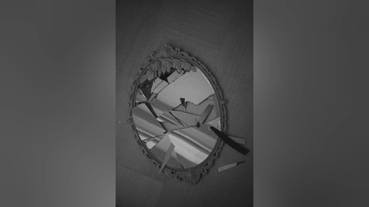 Σπασμένος καθρέφτης/music