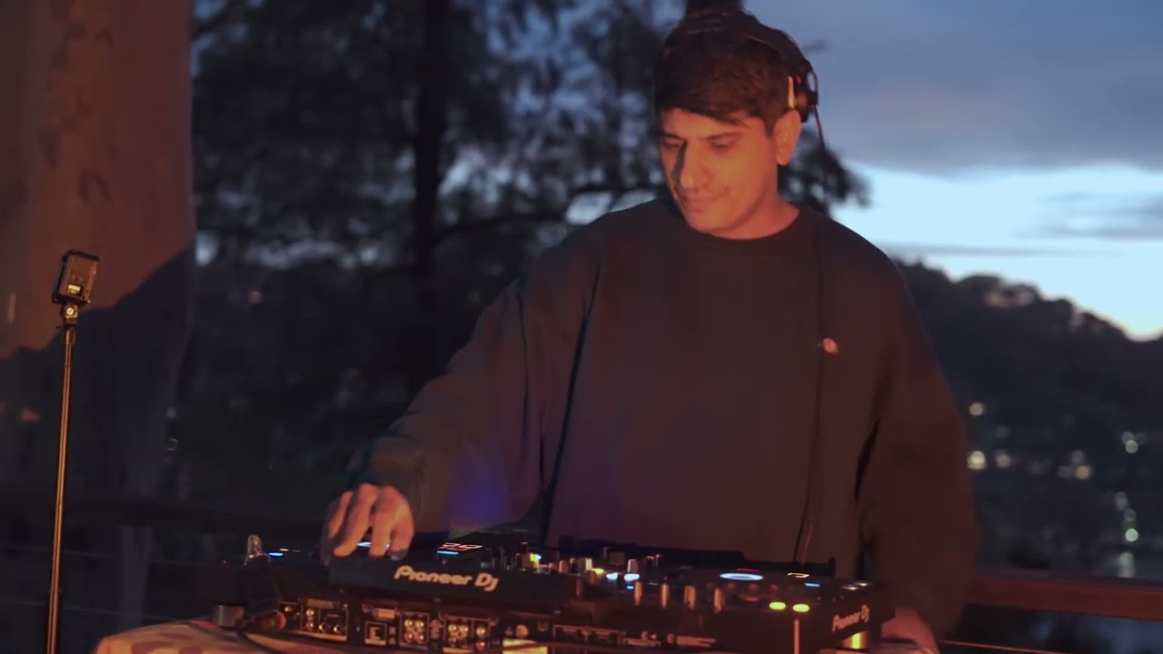Jateen - Rooftop Sessions 01 - Scotland Island