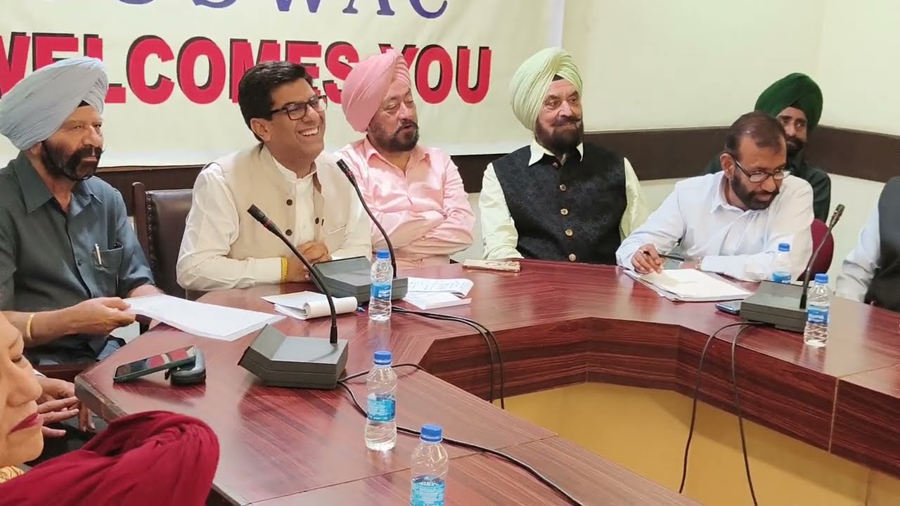 लाइव बवाल देखें: जब मेयर सौरभ जोशी चंडीगढ़ ब्यूरोक्रेट्स की धज्जियां उड़ाने लगे FOSWAC की मीटिंग में