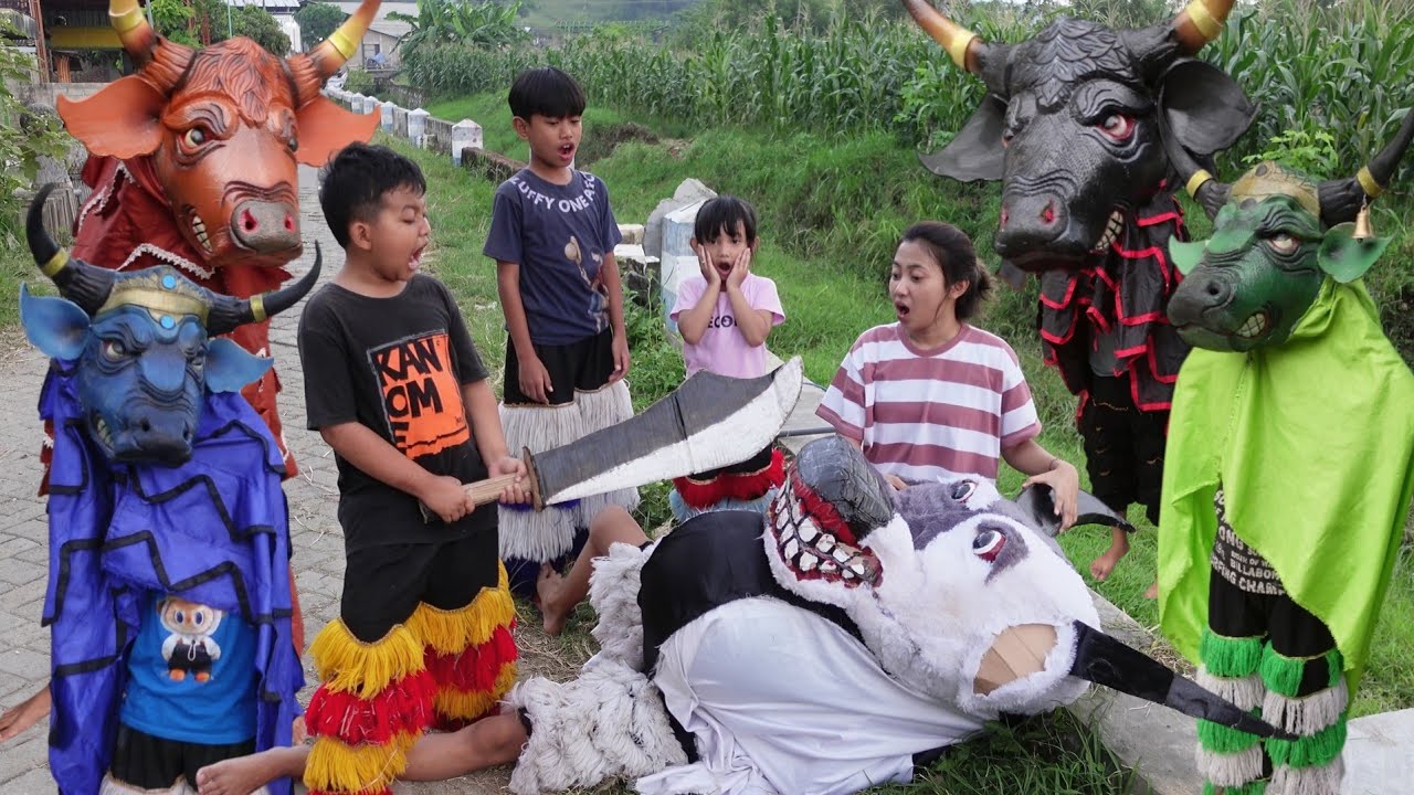 film pendek | WAH TERNYATA AN4K BANTENGAN HITAM PUTIH KEMBAR EMPAT BANTENGAN BEROT