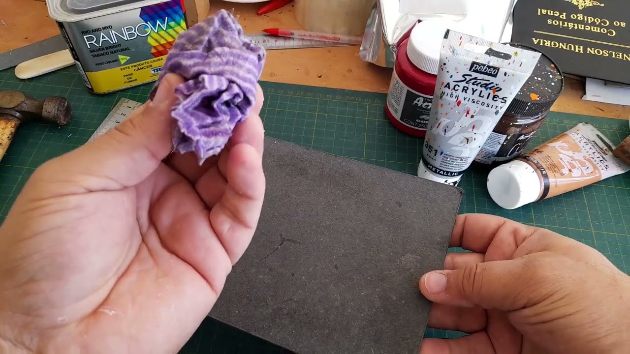 Como fazer papel marmorizado: produtos básicos de que você precisa para começar