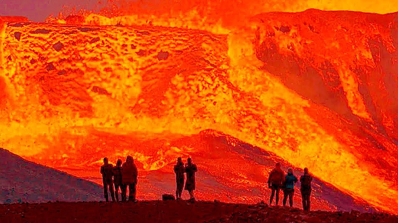 AMAZING ERUPTIONS: Spectacular Triple Effusive Eruption of Volcano in Iceland