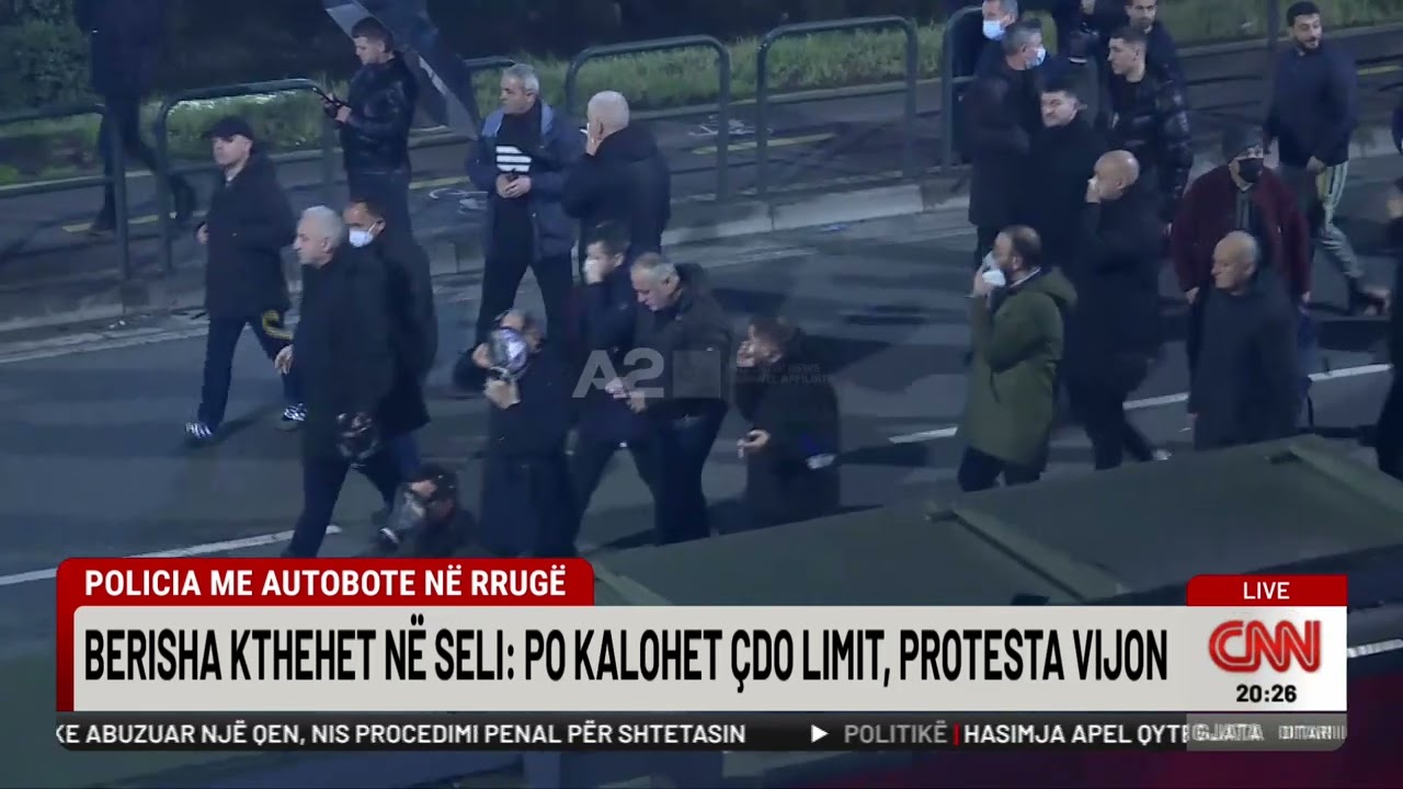 Dëmtohet Flamur Noka nga gazi lotësjellës, s'pranon të tërhiqet nga protesta