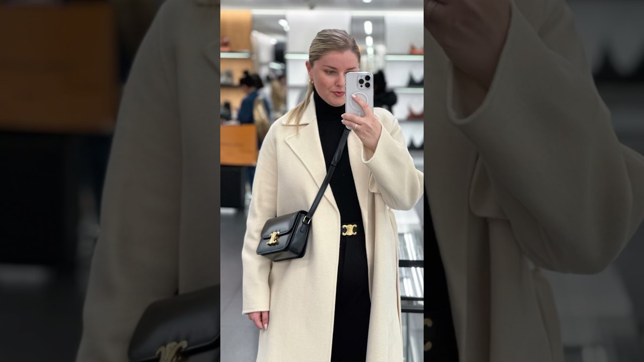 Unboxing Celine Triomphe bag #celine #celinebag #unboxing #unboxingvideo #luxury #fashion