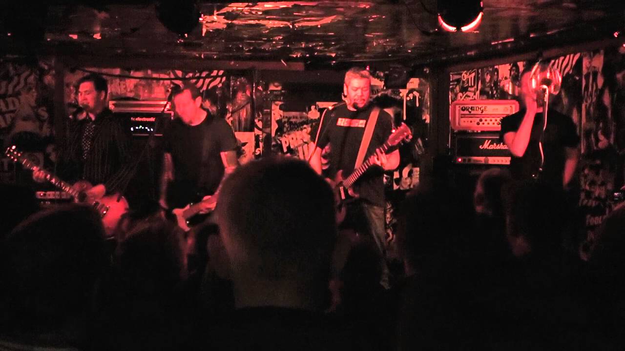 SNUFF - Caught In Session (live).