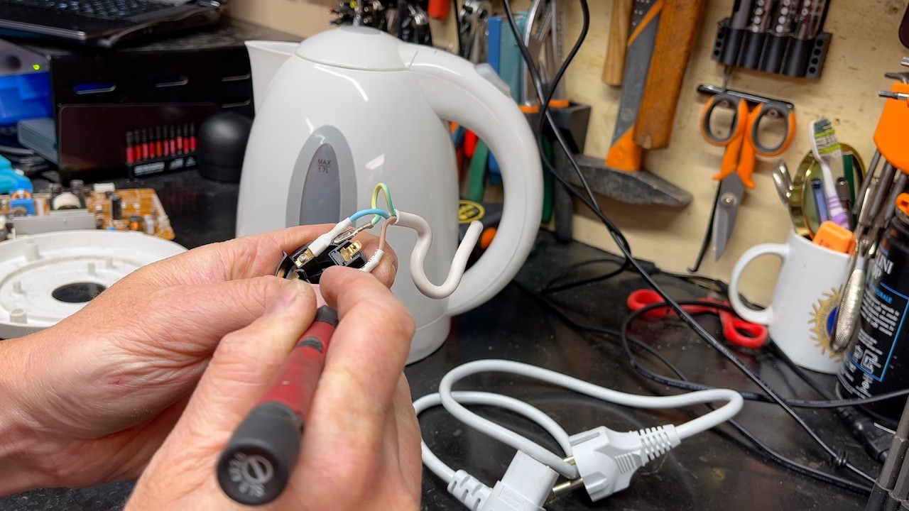 ⚡ Come sostituire il cavo del bollitore elettrico – Riparazione Aigostar passo passo ⚡